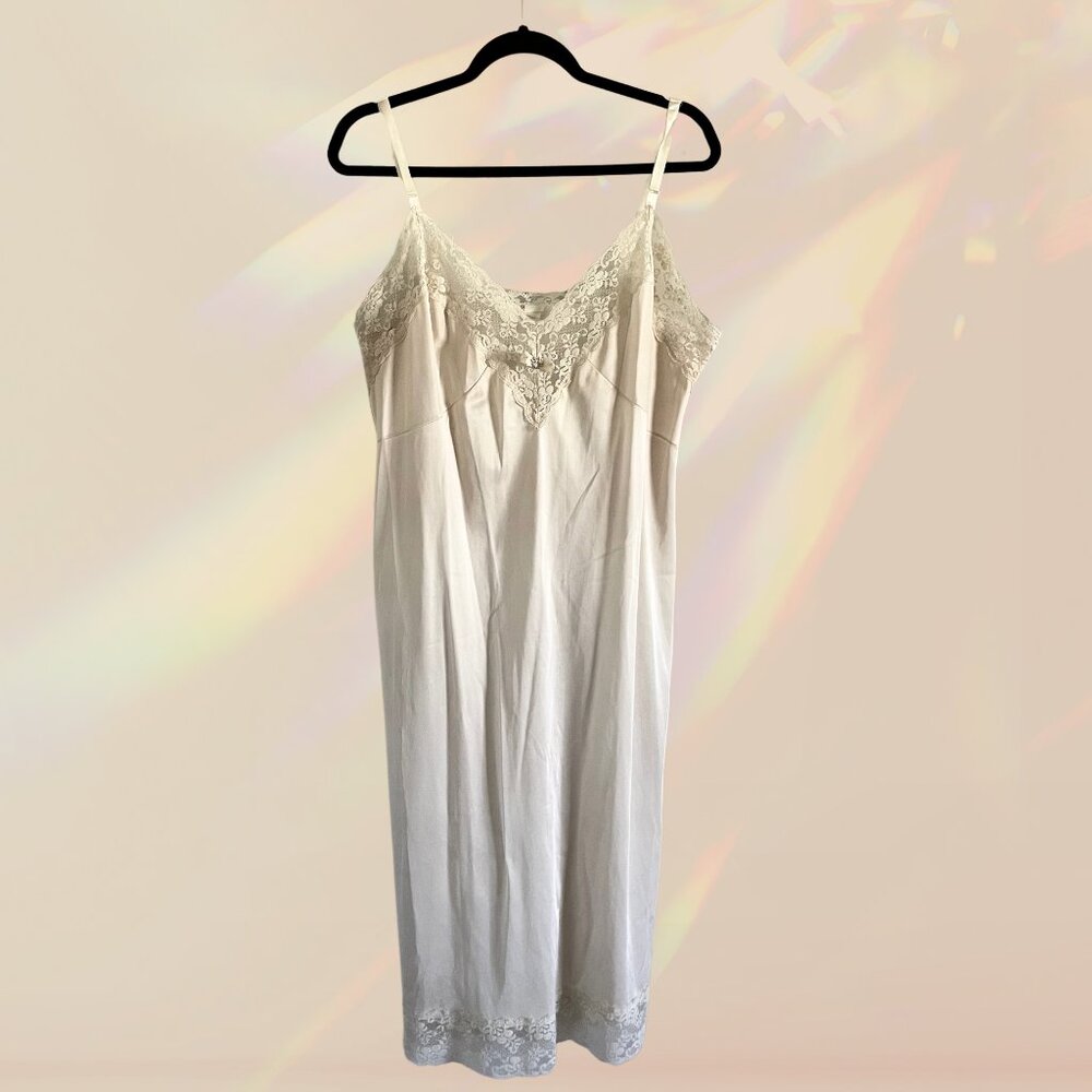 Retro Cream Silk and Lace Slip with Bow Detail